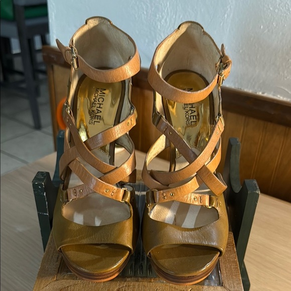 Michael Kors Tan Strappy Women's Heels - Picture 1 of 12